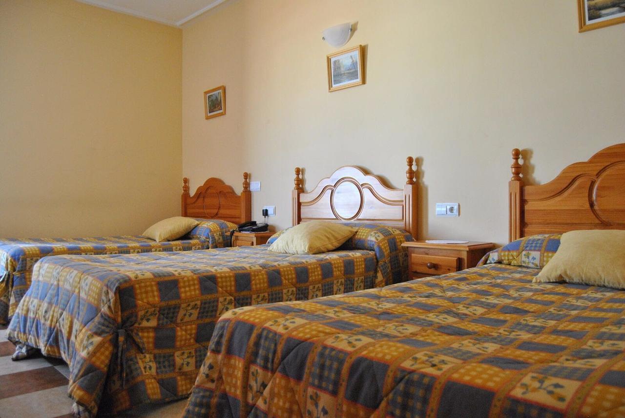 Hotel Las Dehesas Navalvillar de Pela Bagian luar foto
